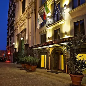 Palazzo Turchini 4* Nápoles